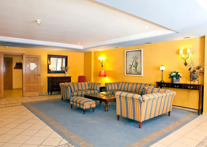 特里卡宾纳酒店