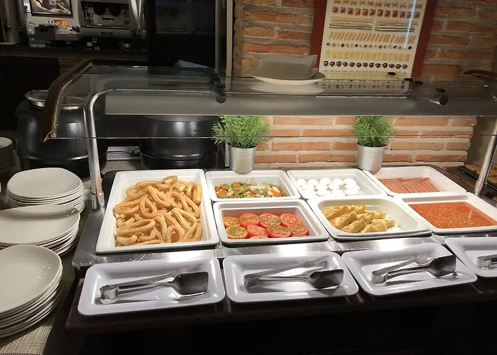 特里卡宾纳酒店